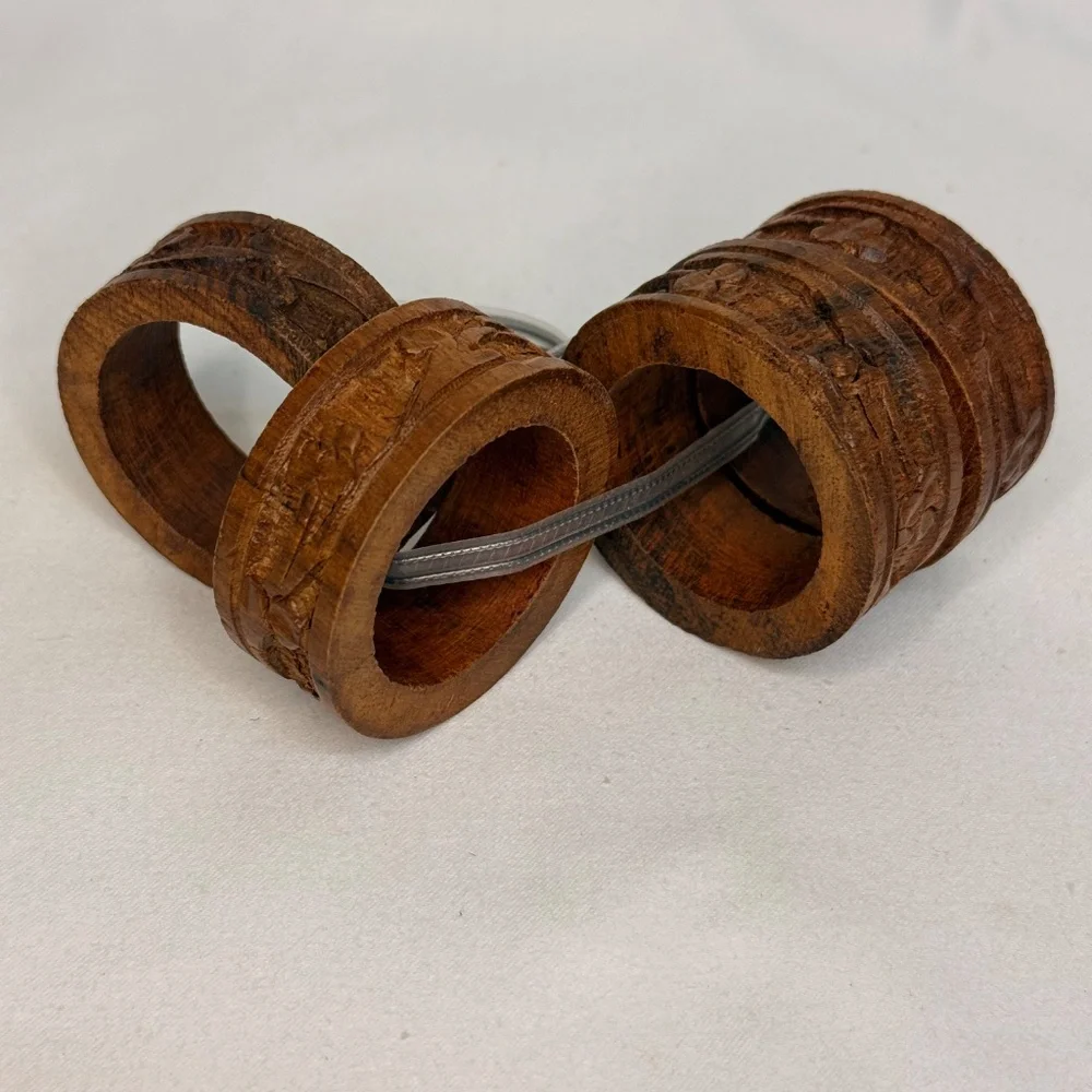 Vintage Wooden Hand Made Napkin Rings Set of 4 Round Brown Etched Floral‎